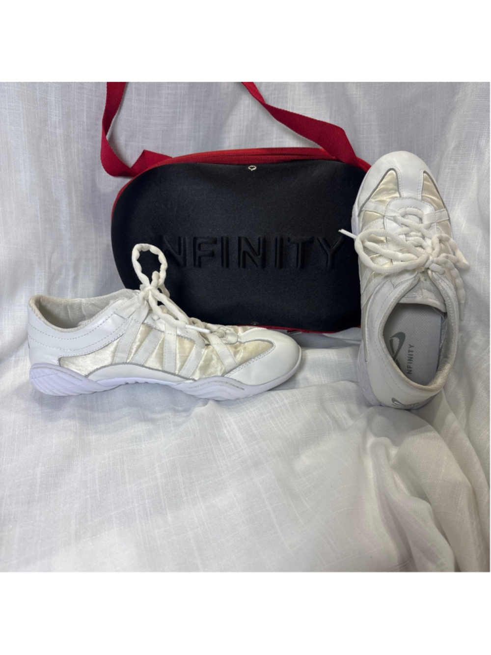 NFINITY Evolution Cheer Shoe with Case Excellent Condition sz 7.5